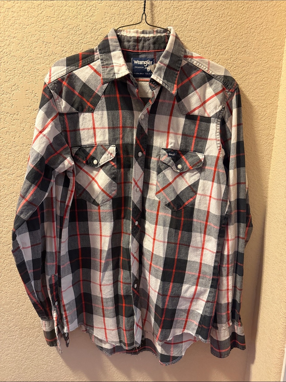 Wrangler Black, White & Red Plaid Western Shirt